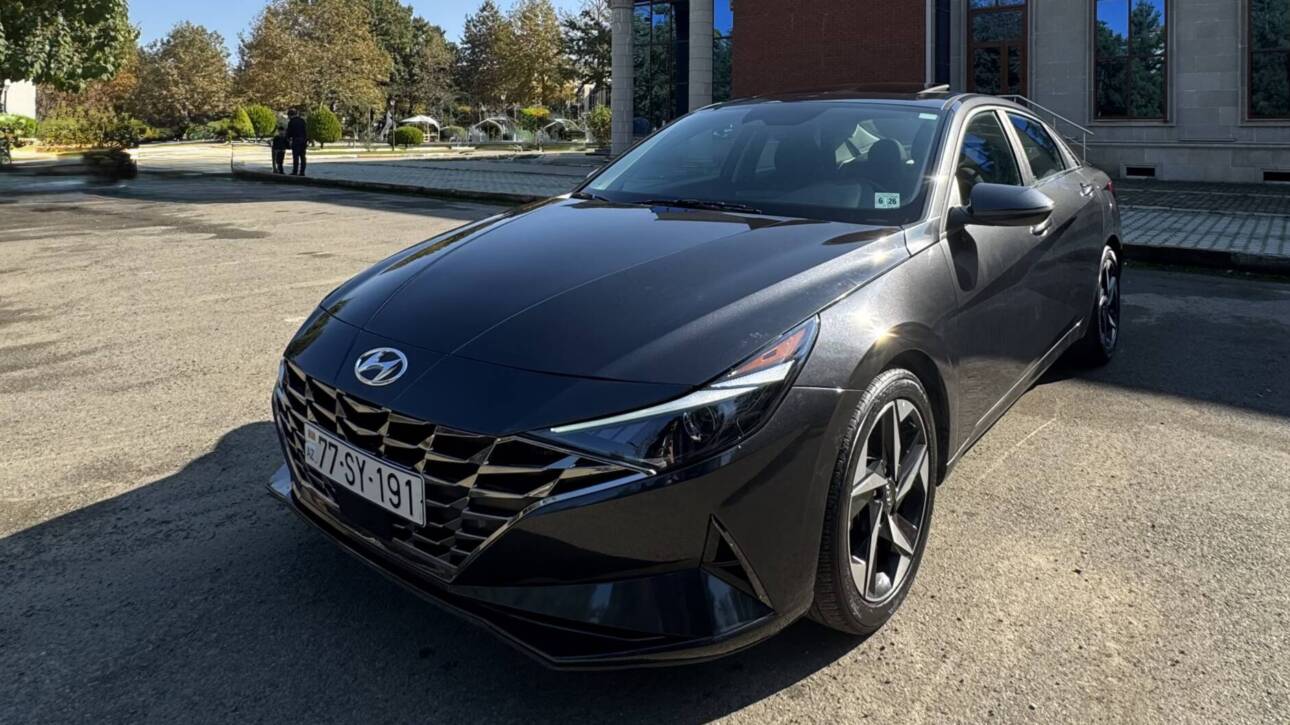 Hyundai Elantra 2022